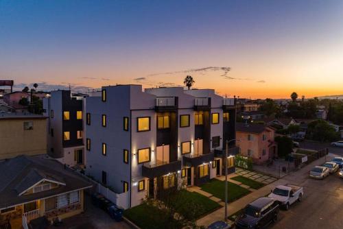 Modern 4 Bedroom Charmer w/ Rooftop Deck #2, Los Angeles (fotografie 4)
