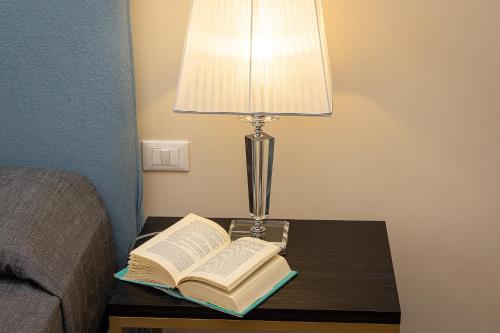 SPA Apartment Via Barberini - image 10
