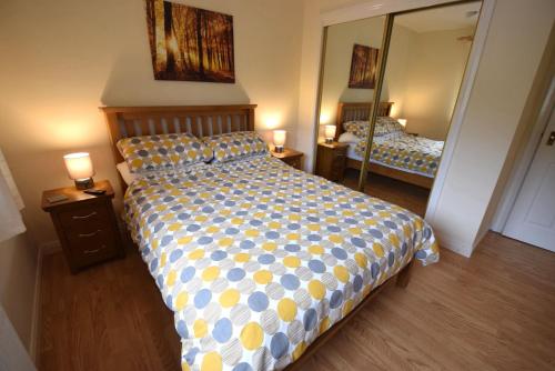 Зовнішній вигляд готелю, Ridgeview Villa - Partial loch view in Лочгойлхед