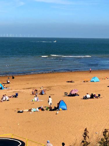 GOOD SHIP LOLLIPOP LODGE - Birchington-on-Sea - 6 mins drive to Minnis Bay Beach