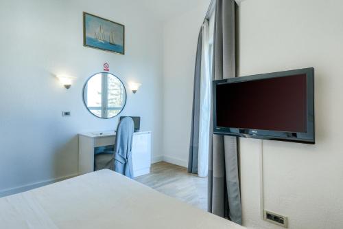 Double or Twin Room with Garden View