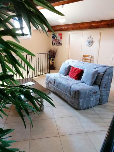 Villa de 2 chambres avec piscine partagee jardin clos et wifi a Grillon