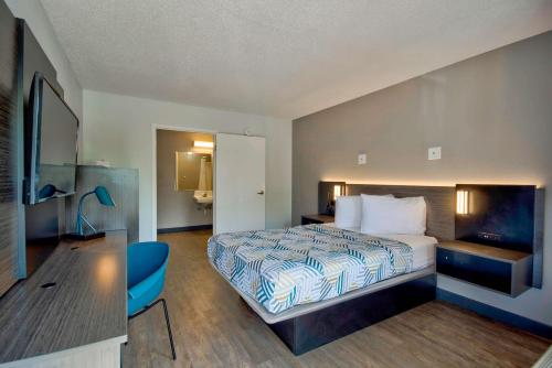 Motel 6-Warren, MI - Detroit East