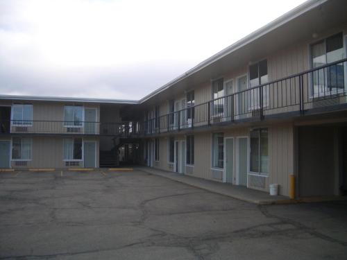 Laramie Valley Inn