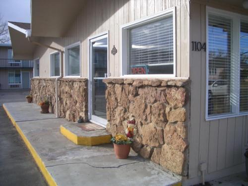 Laramie Valley Inn Located in Laramie, Laramie Valley Inn is a perfect starting point from which to explore Laramie (WY). Offering a variety of facilities and services, the hotel provides all you need for a good nights