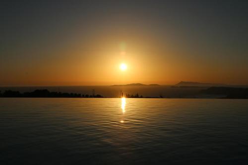Sunset Sea View Villa 8 – khách sạn tại Agios Georgios