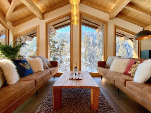 Guestroom, Chalet Gouter- Great central location with Jacuzzi in Morzine
