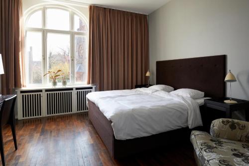 First Hotel Grand - image 5