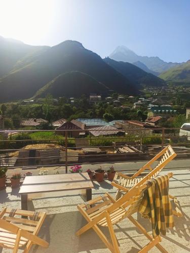 Näkymä, Guest House on V. Pshavela 50 in Kazbegi