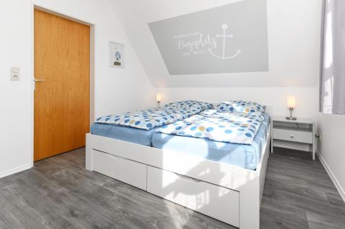 One-Bedroom Apartment image 7