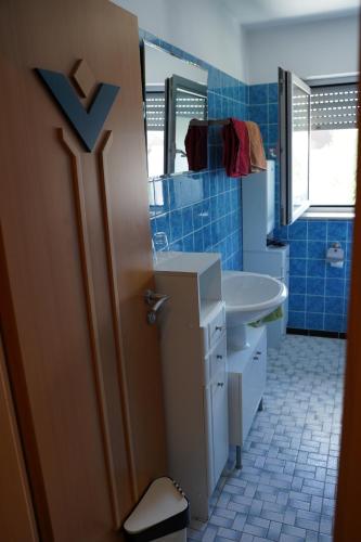 Bathroom, Ferienwohnung NEA in Dietersheim