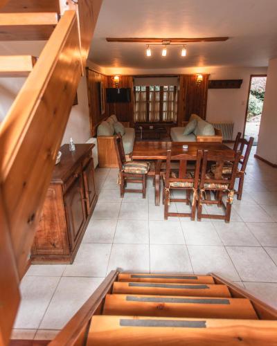 Cottage with Garden View image 3