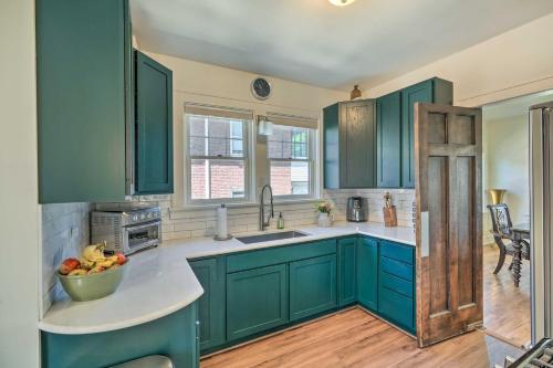 Historic Illinois Home Near Mississippi River in Savanna, USA