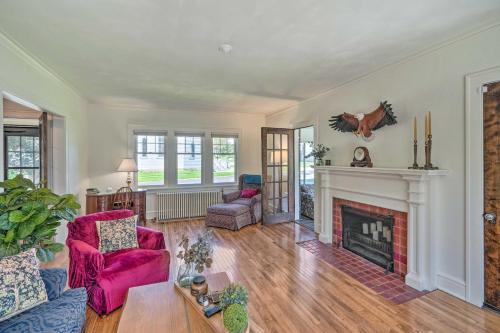 Historic Illinois Home Near Mississippi River in Savanna, USA
