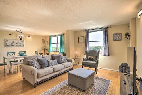 Convenient Clearwater Condo Less Than 4 Mi to Beach! in Clearwater, USA