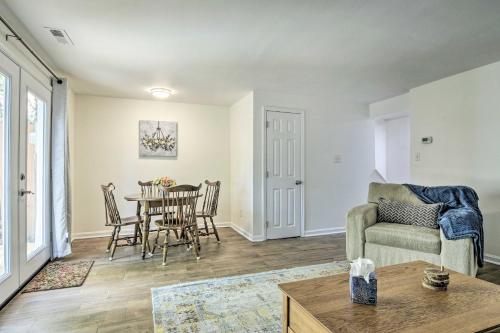Walk to Dtwn and Breweries Townhome in Cary! in Cary, USA
