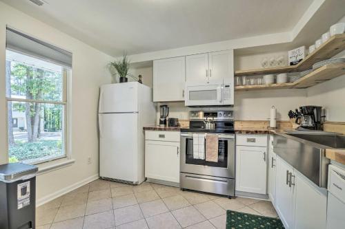 Walk to Dtwn and Breweries Townhome in Cary! in Cary, USA
