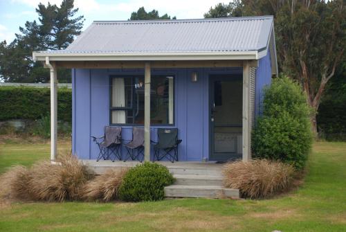 Twin Bungalow with shared bathroom