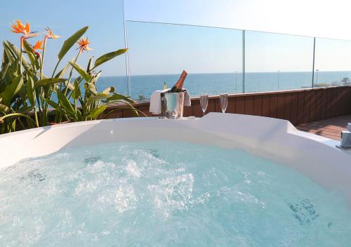 ทัศนียภาพ, โฮเต็ล โวลก้า (Hotel Volga) in กาเลยา