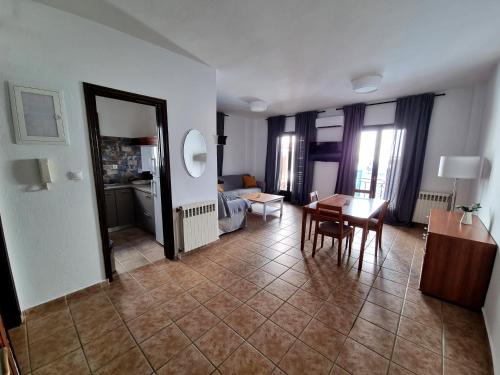 Three-Bedroom House room in PS House New Port - PS Rental