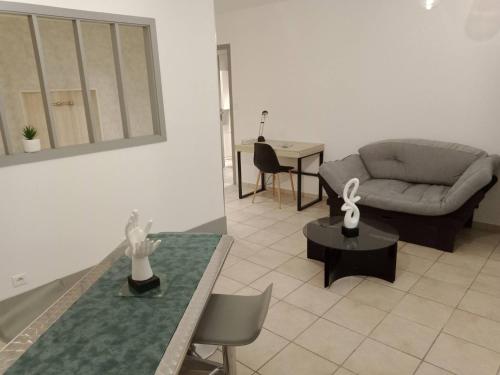 Fully Equipped Apartment - Location saisonnière - Saint-Germain-Laprade