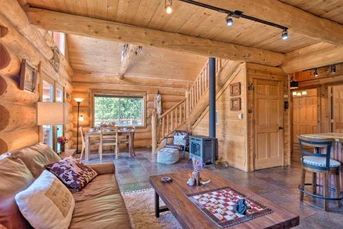 Chic Fairplay Cabin with Deck and Mountain Views! in Fairplay, USA