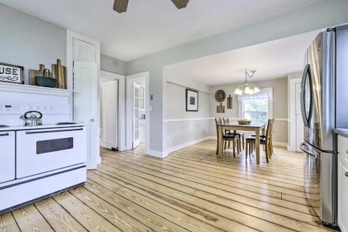 Charming Farmhouse with Pool and Fishing Pond! in Bolton, USA