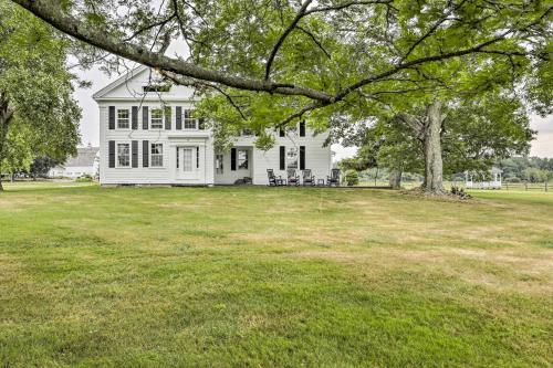 Charming Farmhouse with Pool and Fishing Pond!