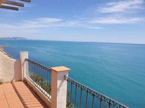 El Marinero - 1st line semi-detached 4-bedroom villa - sea view