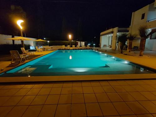 Swimming pool, Villa BLANCA in Arnesano