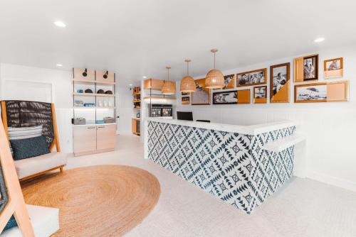 Shops, Del Mar Beach Hotel in Del Mar / Carmel Valley