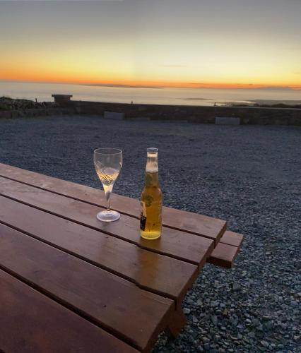 Doonagore Lodge with Spectacular elevated Seaviews in Doolin