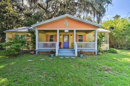 Colorful St Marys Home Walk to Waterfront!