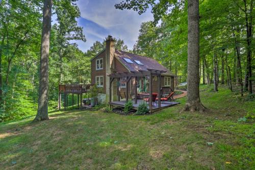 Secluded Leesburg Retreat with Private Hot Tub! in Middleburg, Vereinigte Staaten von Amerika