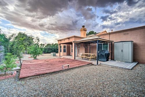 Convenient Las Cruces Home with Patio and Grill!