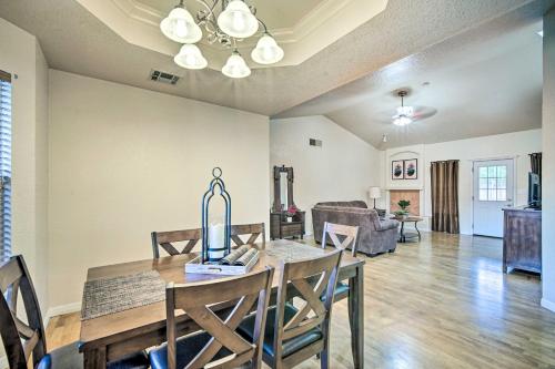 Convenient Las Cruces Home with Patio and Grill! in 聖思多羅