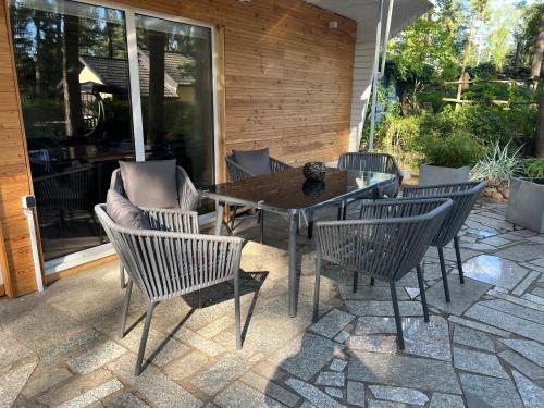 Idyllischer Bungalow am Badesee in Neu-Trebendorf