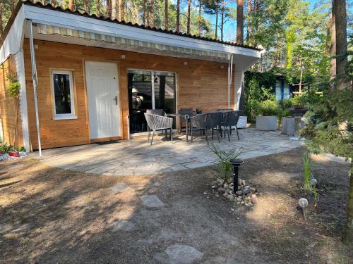 Idyllischer Bungalow am Badesee in Neu-Trebendorf