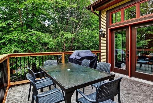 Chalets Alpins- 6 Chemin des Montagnards in Stoneham (QC)
