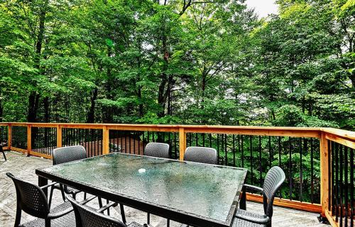 Chalets Alpins- 6 Chemin des Montagnards in Stoneham (QC)