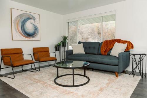 . Cheerful 3 Bedroom near USU - Inspiring Memories