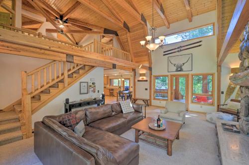 Wild Huckleberry Cabin in Alpine Fire Pit, Deck in Alpine (WY)