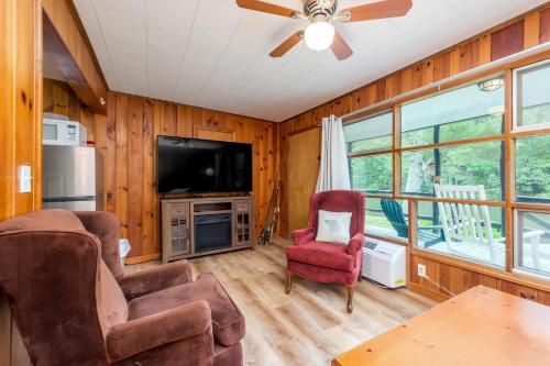 . Lakeside Delight - Unit 302
