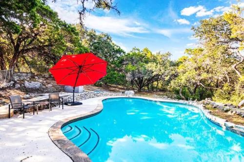 Salt Water Pool & Backyard Oasis @ Wild Eagle in San Antonio, USA