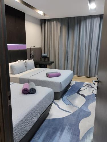 Family Room image 3