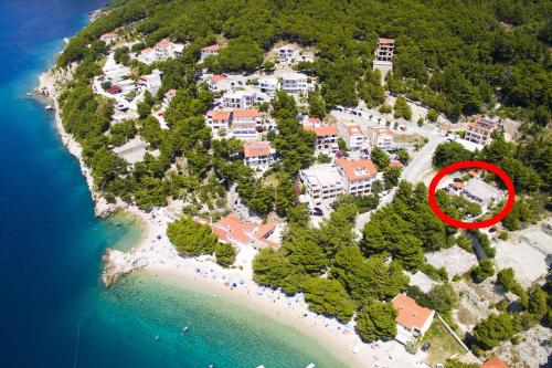 Apartments and rooms by the sea Brela, Makarska - 6056 - Chambre d'hôtes - Brela