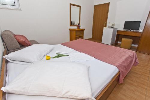 Triple Room Brela 6056a - image 6