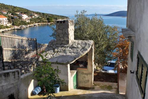 Apartments by the sea Vinisce Trogir - 5981 - image 10