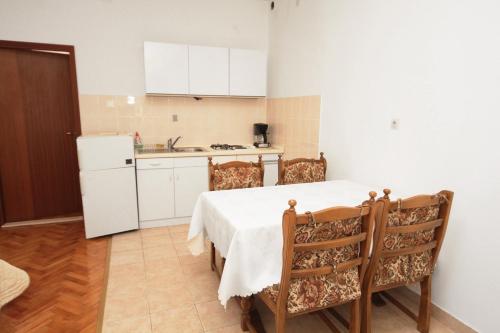 Apartment Trogir 6023c - image 11