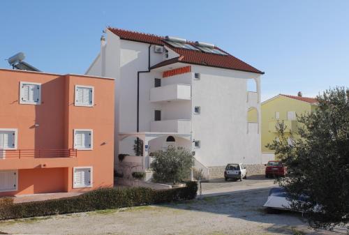  Apartments by the sea Sevid, Trogir - 6024 in Sevid